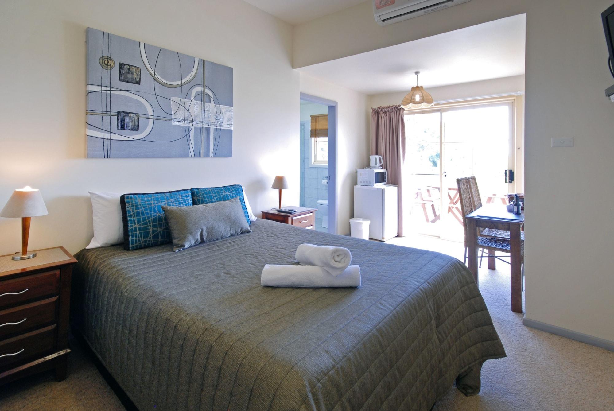 โมเทลริเวอร์วิวบูติค Motel นัมบัคคาเฮดส์ ภายนอก รูปภาพ