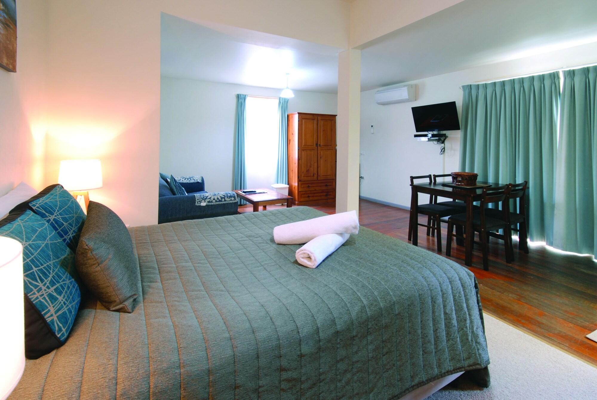 โมเทลริเวอร์วิวบูติค Motel นัมบัคคาเฮดส์ ภายนอก รูปภาพ