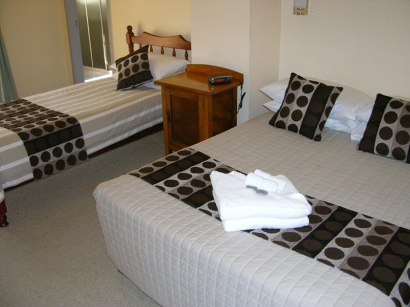 โมเทลริเวอร์วิวบูติค Motel นัมบัคคาเฮดส์ ภายนอก รูปภาพ
