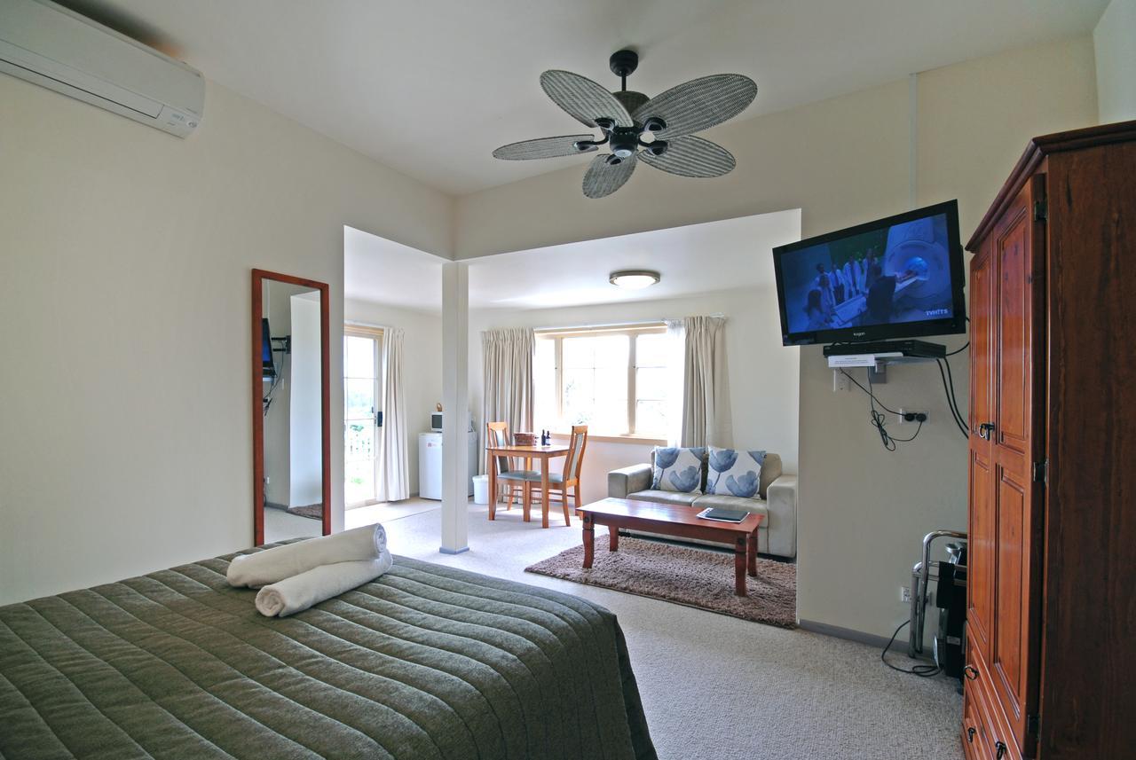 โมเทลริเวอร์วิวบูติค Motel นัมบัคคาเฮดส์ ภายนอก รูปภาพ