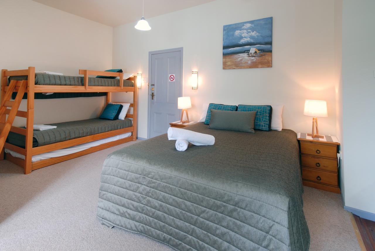 โมเทลริเวอร์วิวบูติค Motel นัมบัคคาเฮดส์ ภายนอก รูปภาพ
