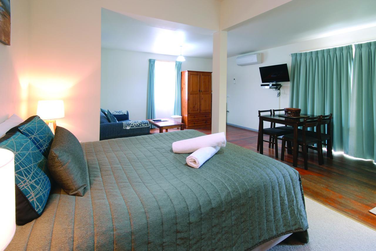 โมเทลริเวอร์วิวบูติค Motel นัมบัคคาเฮดส์ ภายนอก รูปภาพ