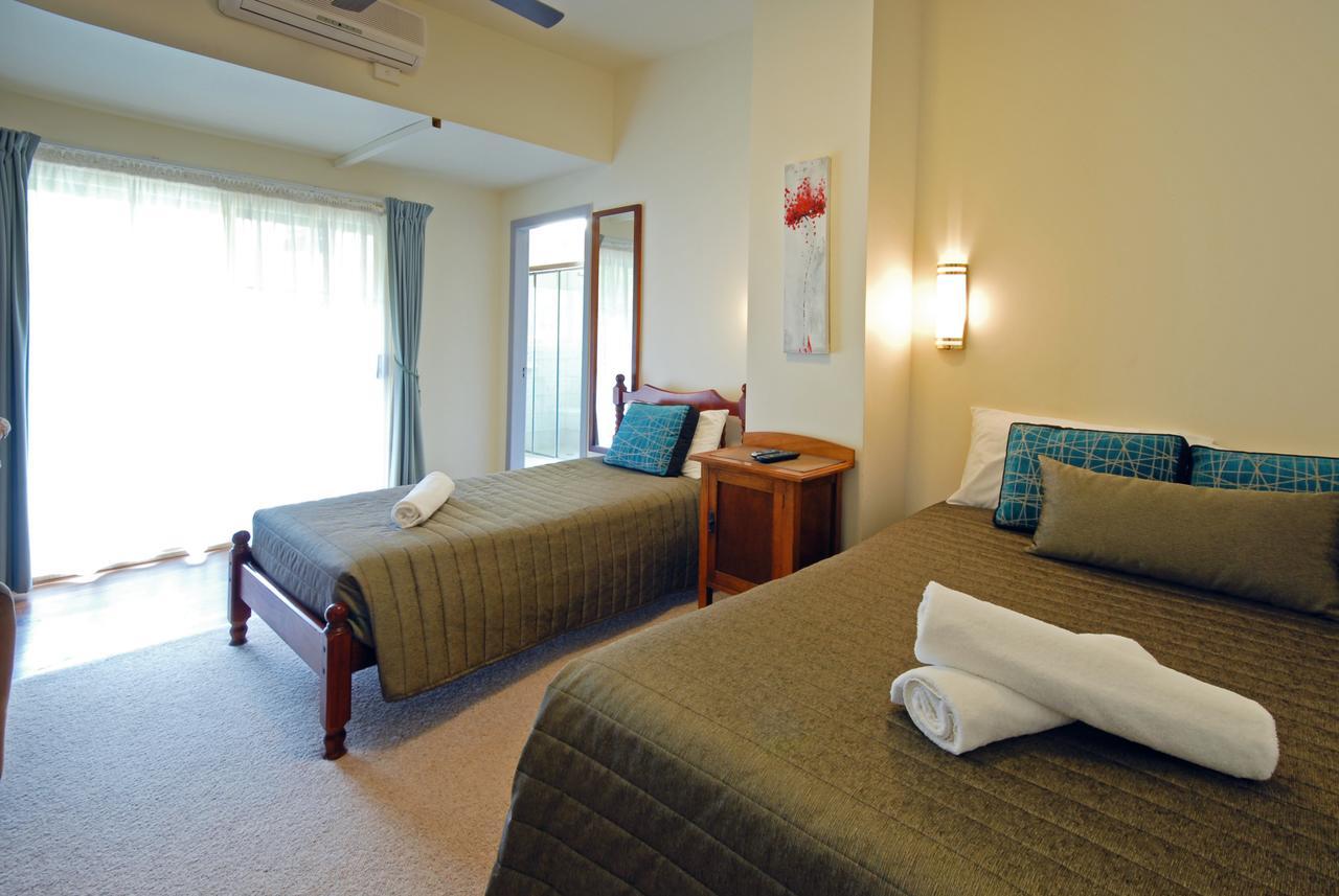โมเทลริเวอร์วิวบูติค Motel นัมบัคคาเฮดส์ ภายนอก รูปภาพ