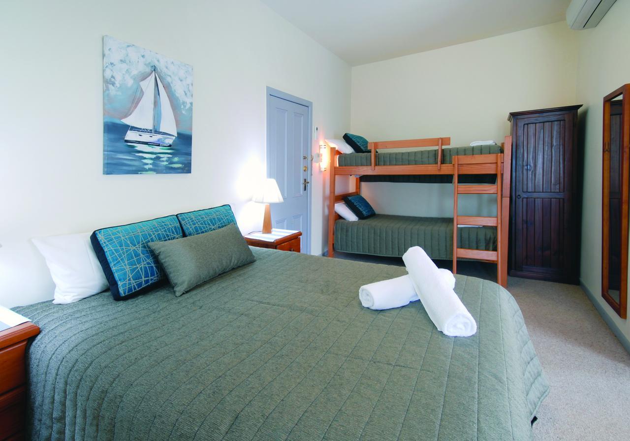 โมเทลริเวอร์วิวบูติค Motel นัมบัคคาเฮดส์ ภายนอก รูปภาพ
